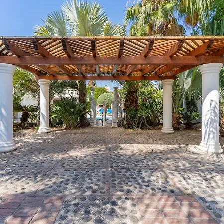 Lovely Palmeras Villa